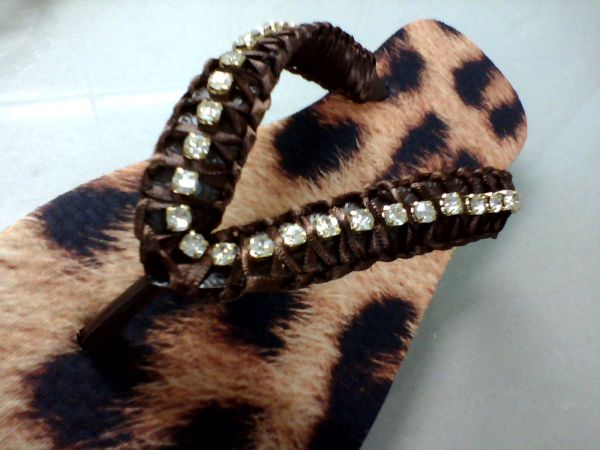 CHINELO PERSONALIZADO E BORDADO